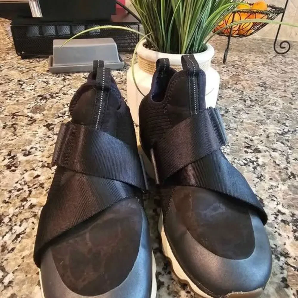 Sorel Kinetic Sneak High Top Black Men's Size 6 / Women's 8 Sneaker Shoes.